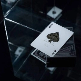 Spielkarten Monarch Now you see me 2 - Limited Edition by Theory11 & Cast of Now you see me 2
