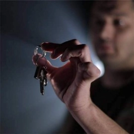 Hidden Hand (DVD and Gimmick) by Sean Fields 