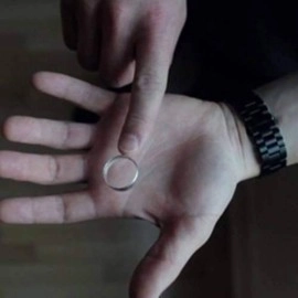 Invisible by Damien Savina & Ellusionist (DVD + Gimmick)