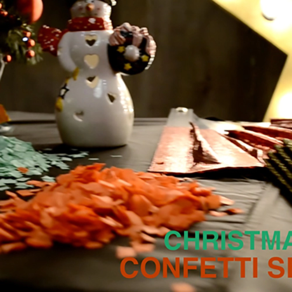 Confetti CHRISTMAS (2pk.) Light by Victor Voitko (Gimmick and Online Instructions)