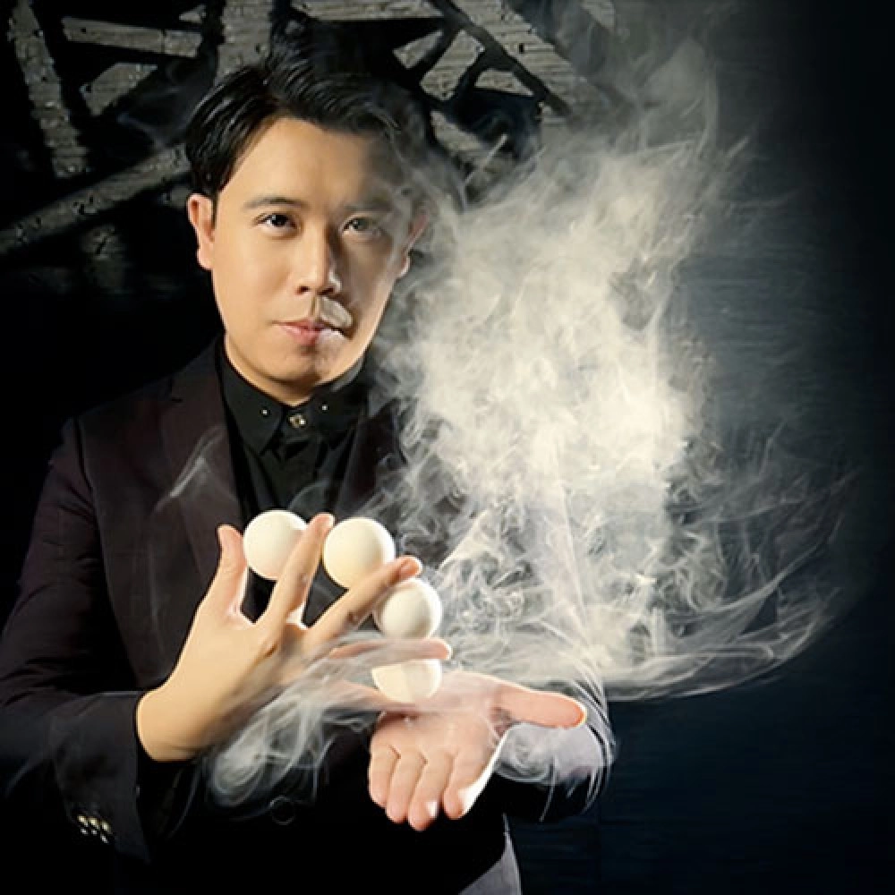 Ultra Smoke by Bond Lee, Wenzi & MS Magic