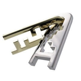 Huzzle Cast Keyhole by Hanayama