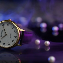 Infinity Watch V3 - Gold Case White Dial / PEN Version (Gimmick and Online Instructions) by Bluether Magic