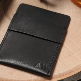 Wallet (Gimmicks and Online Instructions) by Nicholas Lawrence