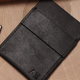 Wallet (Gimmicks and Online Instructions) by Nicholas Lawrence