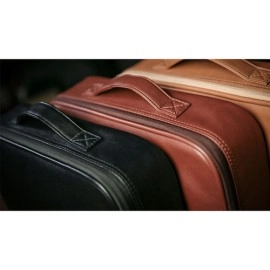 Luxury Close-Up Bag (Black) by TCC