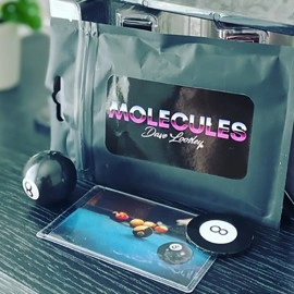 Molecules (Gimmicks and Online Instructions) by Dave Loosley