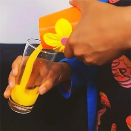 COMEDY WATERING CAN (Gimmicks and Online Instructions) by Mago Flash