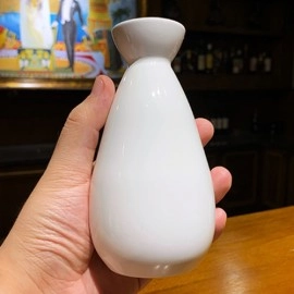 The Chinese Flagon LARGE (Gimmick and Online Instructions) by Bacon Magic