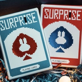 Spielkarten Surprise Deck V5 (Red) Playing cards by Bacon Playing Card Company