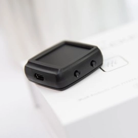 Palm Peeker (Gimmicks and Online Instructions) by PITATA MAGIC