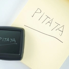 Palm Peeker (Gimmicks and Online Instructions) by PITATA MAGIC