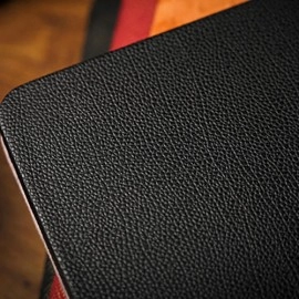 Elegant Close-up Pad (Black) by TCC