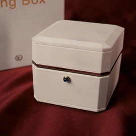 Magic Ring Box (White) by TCC