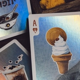 Spielkarten Night Market: Holographic by 808 Magic & Bacon Magic
