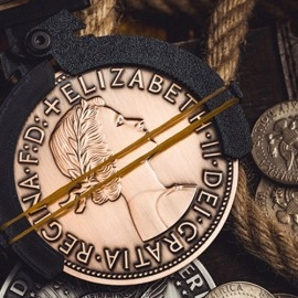 L Holder (Single Jumbo Coin 2.7"-3.2") by Long Long & Bacon Magic