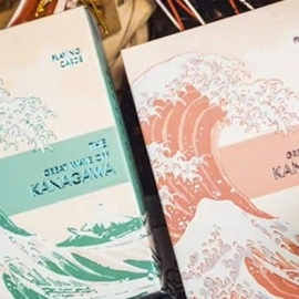 Spielkarten The Great Wave off Kanagawa V3 (Autumn Maple / Peachy Pink) Playing Cards
