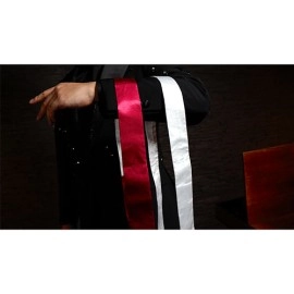 Hopping Tie by Leon & MS Magic